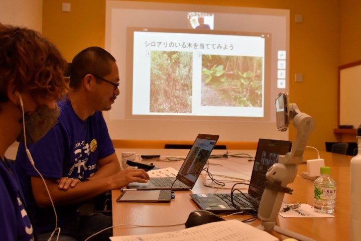 OIST's Research Unit Technician, Kazuo Mori, taught the class of “Creatures of the Dark; The Life of Termites” for the 1st to 3rd graders. 