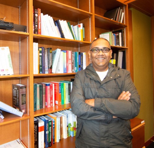 Prof. Mahesh Bandi, leader of the Nonlinear and Non-equilibrium Physics Unit at OIST