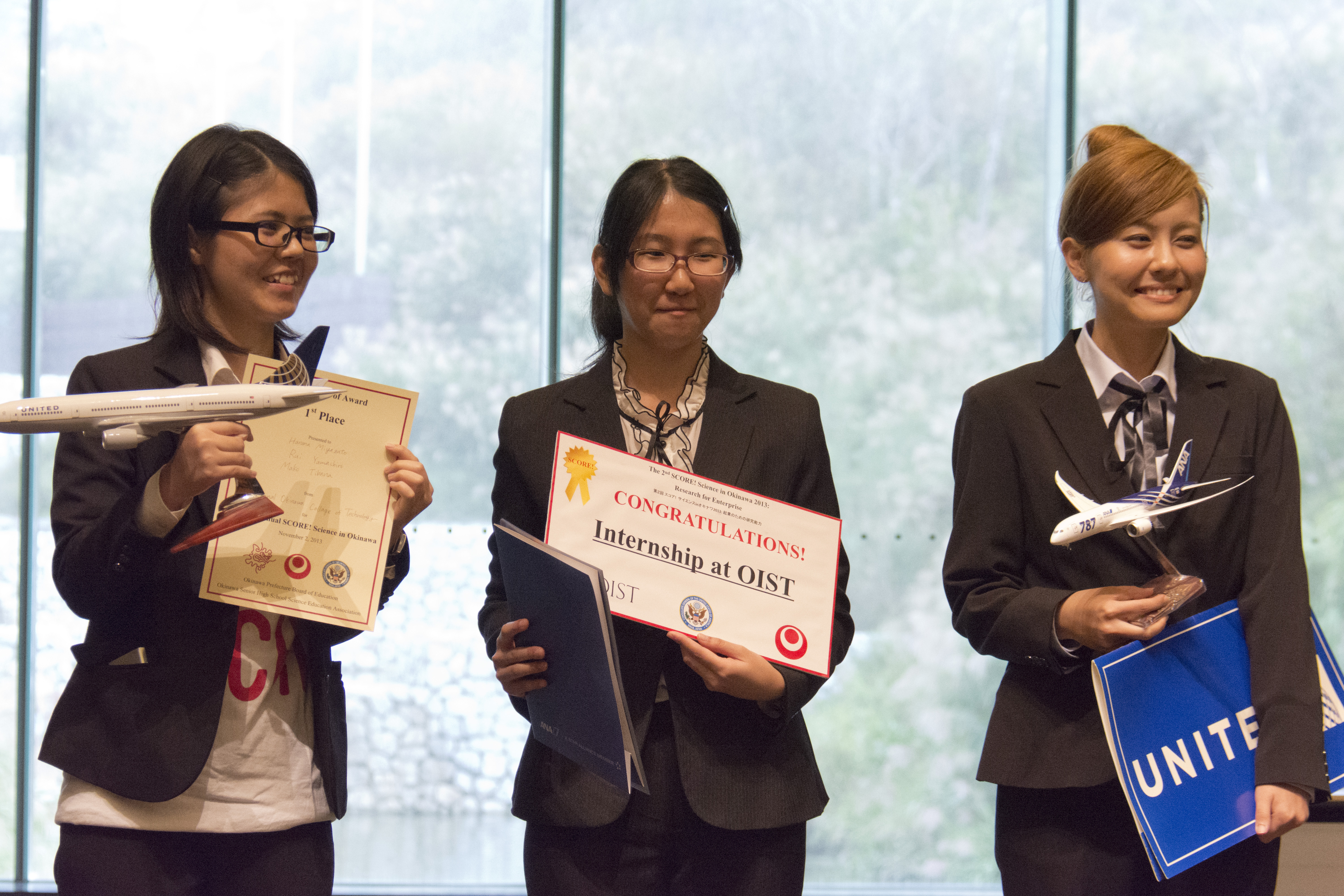 First-place winners Haruna Miyazato, Rui Yamashiro, and Mako Tibana from the Okinawa National College of Technology.