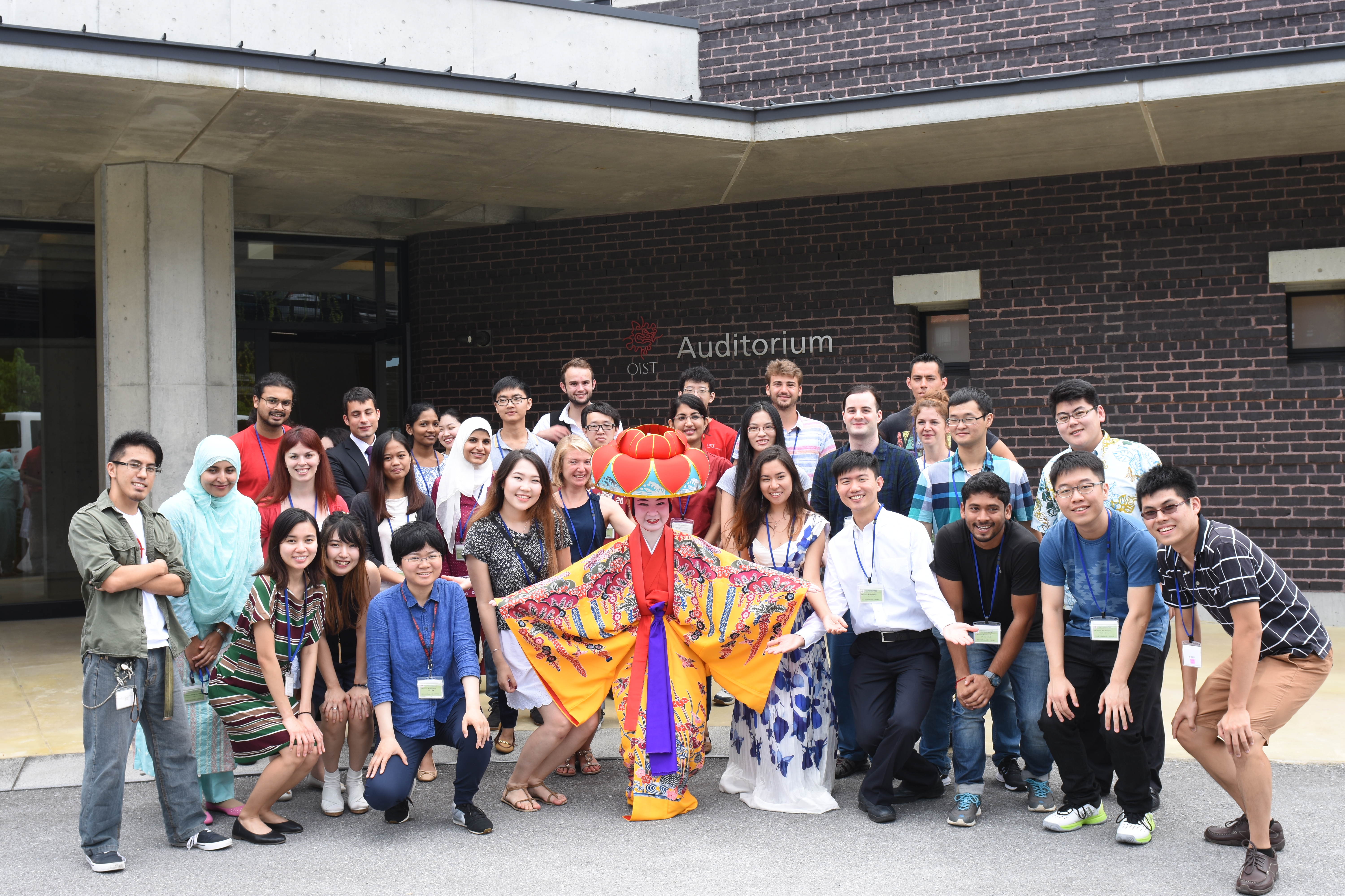 OIST welcomed its 5th class of doctoral students with OIST member Ami Chinen (center)