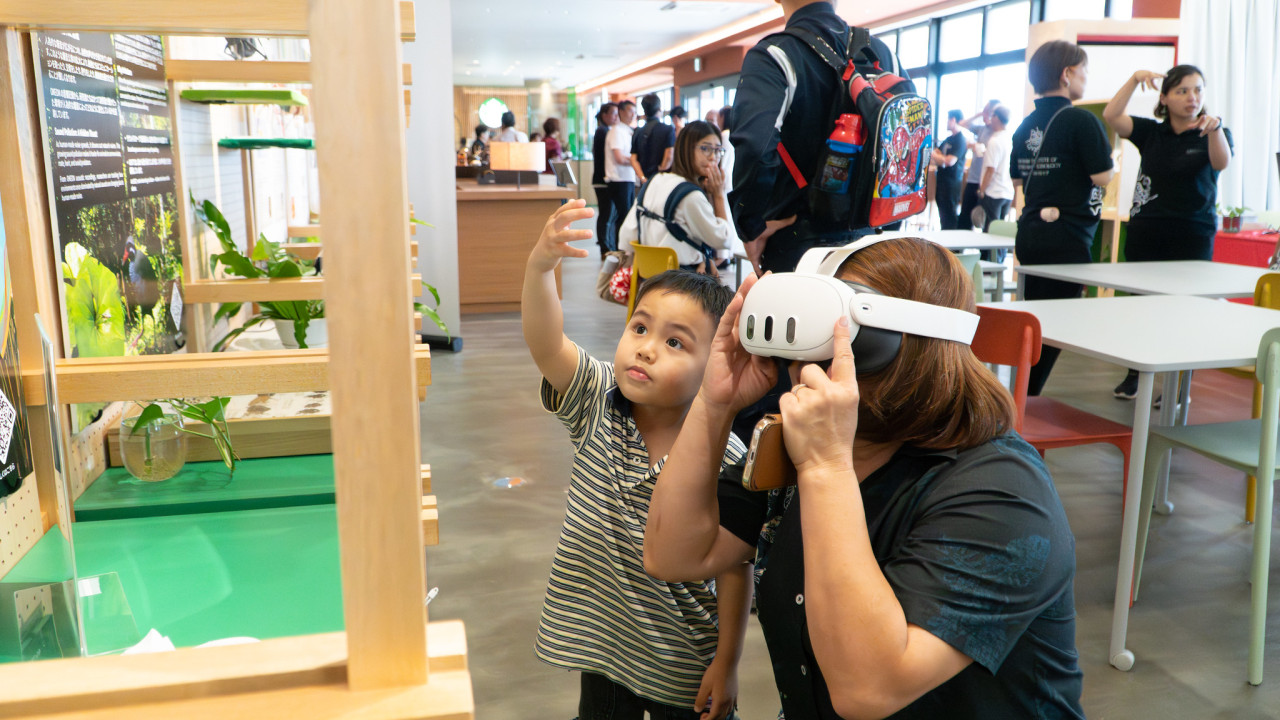 VR booth at OIST Science Studio