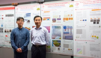 OIST’s professor, Dr. Yabing Qi (right) and a researcher, Dr. Luis Katsuya Ono (left).