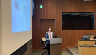 レクチャーをしているOIST技術員