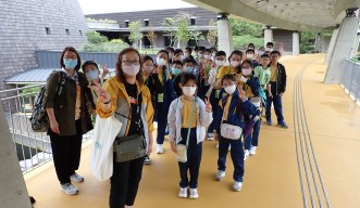 香港光明英來小學校のOIST訪問