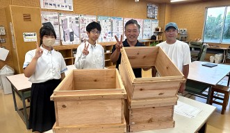 students with new bee hives