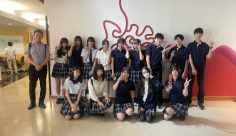 15 students from Salesian International School visited OIST and received a lecture.