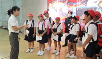 Tokunoshima Town Municipal Kametoku Elementary School Visited OIST