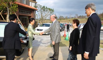 President Dorfan greets Princess Takamado at OIST’s Entrance