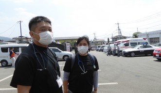 Dr. Minoru Hara (left) and Akiyo Nomachi