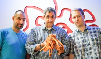 (From Left) Eric Edsinger, Daniel Rokhsar, Head of the Molecular Genetics Unit and Oleg Simakov, co-first-author.