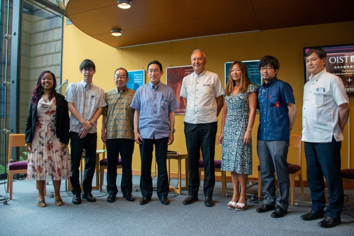 Group photo with PM Kishida