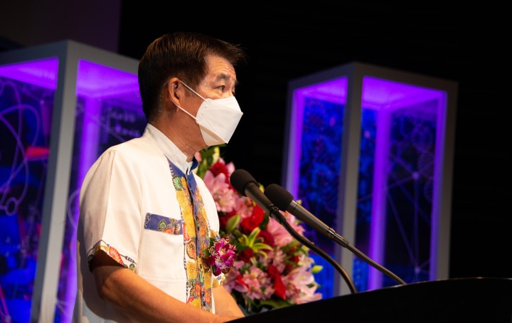 Yoshimi Nagahama speaking at OIST 10th anniversary 