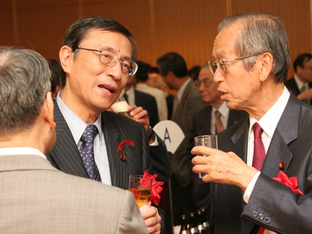 Hiroyuki Hosoda and Koji Omi 2005