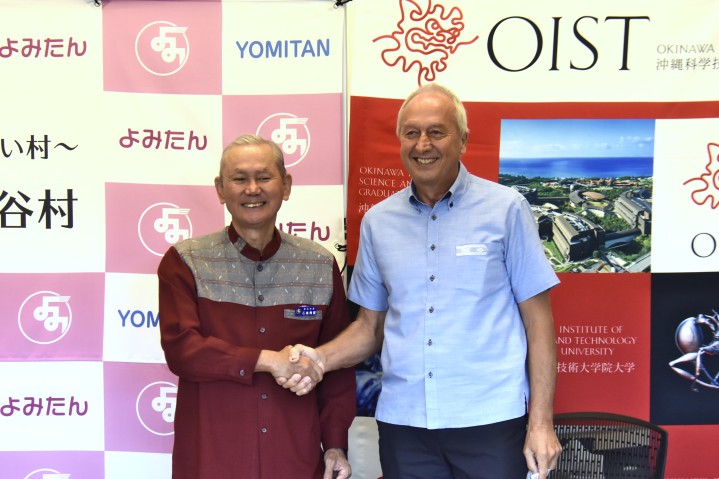 Yomitan Village Mayor Denjitsu Ishimine and OIST President Peter Gruss
