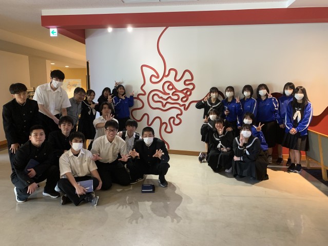 沖縄県立糸満高等学校のOIST訪問