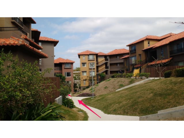 qsu Route to the Guest Room EC374 06