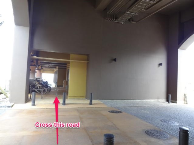 qsu Route to the Guest Room VC553 04