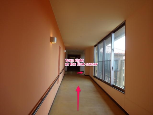 qsu Route to the Guest Room VC553 08