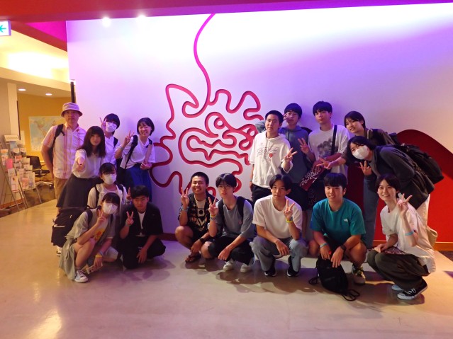 西武台高等学校生徒の集合写真