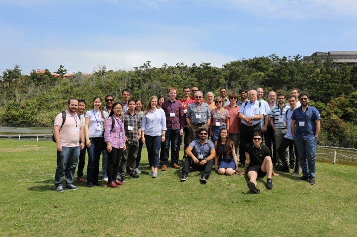 Hierarchical multiscale methods using the Andersen-Parrinello-Rahman formulation of molecular dynamics