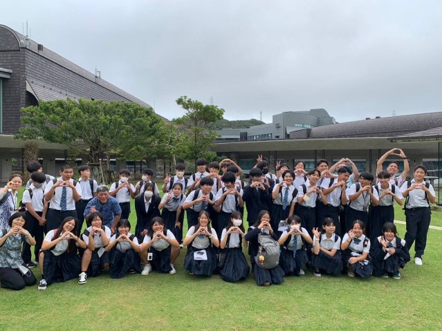 Miyakojima Joto Junior High School students visited OIST
