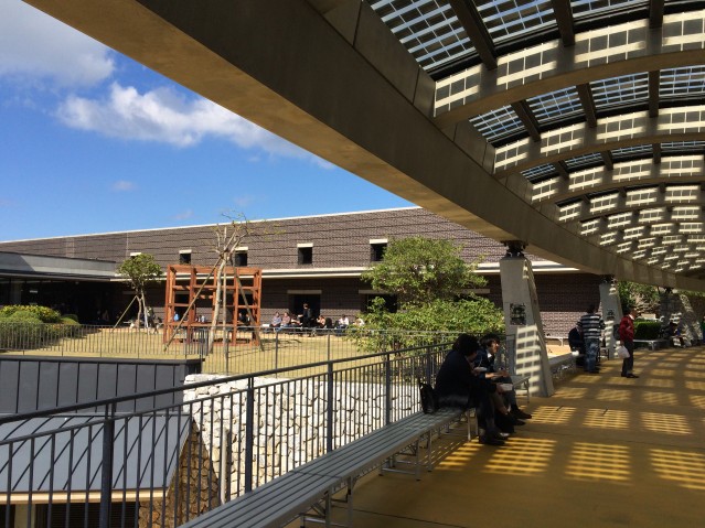 Participants at international conference enjoying Bento Box lunch in the sun