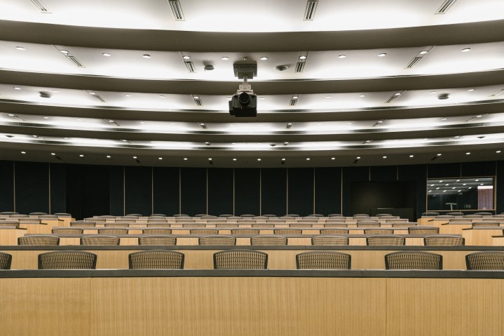 144 seats (school style; fixed layout)