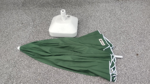 green sun shade with base