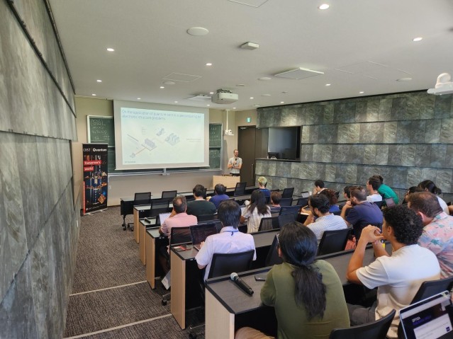 Dr. Javier Robledo Moreno from IBM Quantum presenting “On the Application of Quantum-Centric Supercomputing for Electronic Structure Problems.”