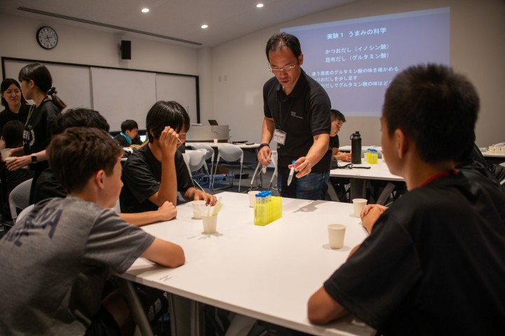 Eguchi-san teaching children
