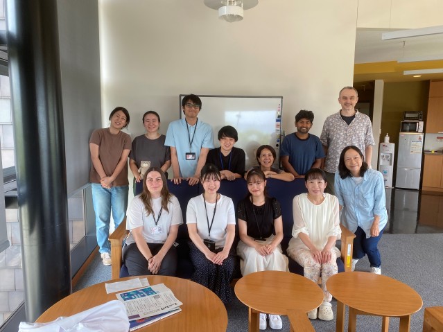 Group picture with Keio Students