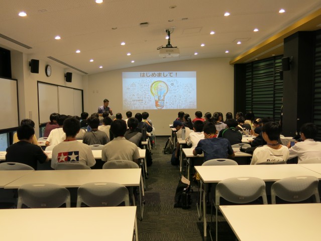 Junior High School Students from Tomigusuku Visited OIST.