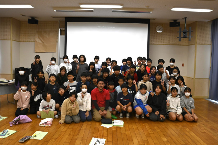 Outreach Class at Onna Elementary School in Onna Village