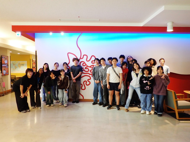 Okinawa Christian School International visited OIST