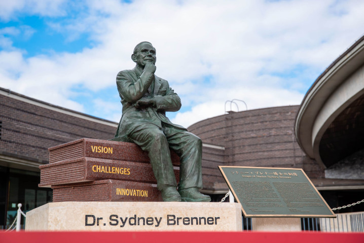 Dr. Sydney Brenner's bronze statue
