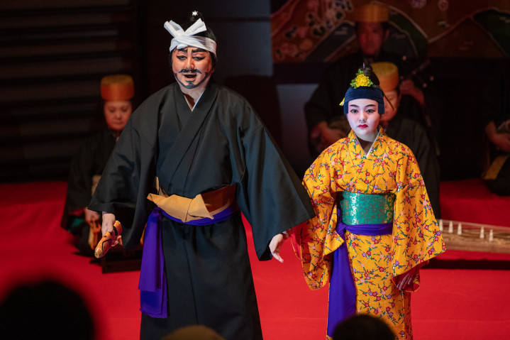 A scene of Woman's Madness, a kumi-odori production