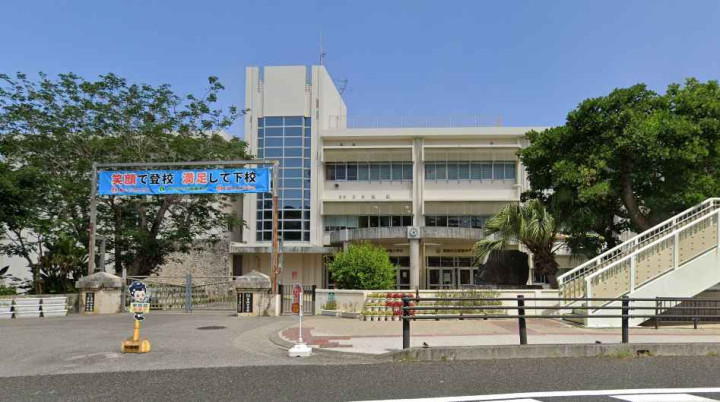 onna elementary school building