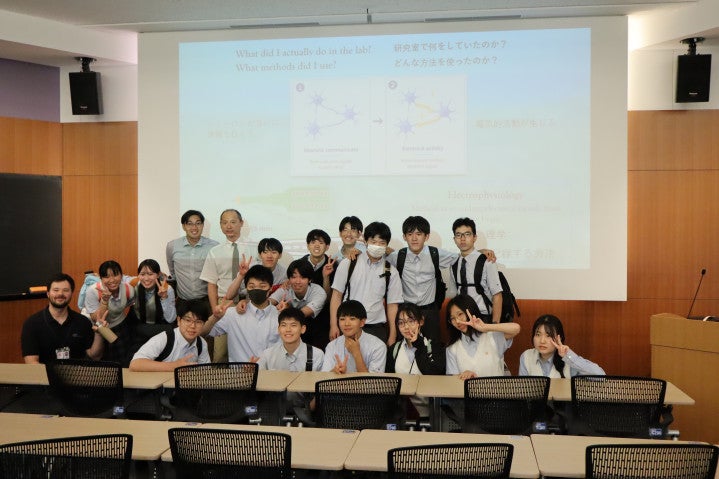 Seibudai High School Visited OIST