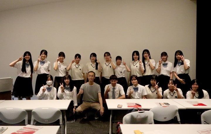 Okinawa Prefectural Nago High School and Okinawa Prefectural Naha High School Students Visited OIST