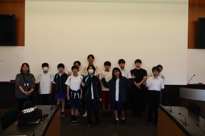 Nago Municipal Nago Junior High School Students Visited OIST