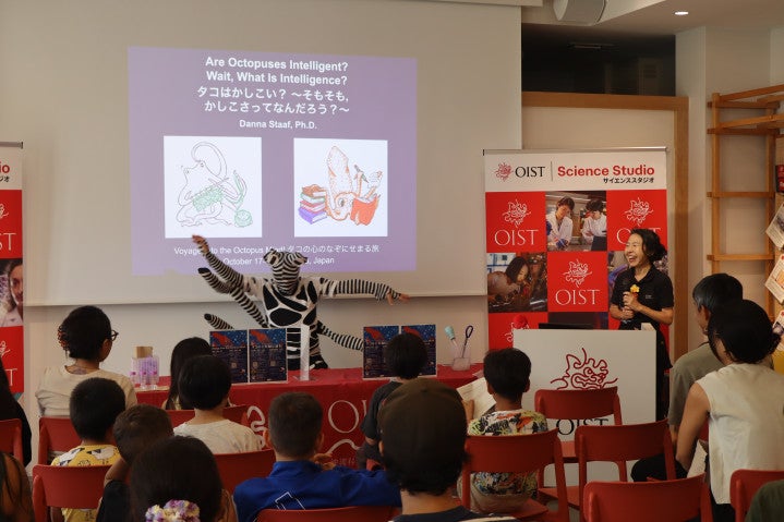 Science Talk "Voyage into the Octopus Mind!" was held at OIST Science Studio.