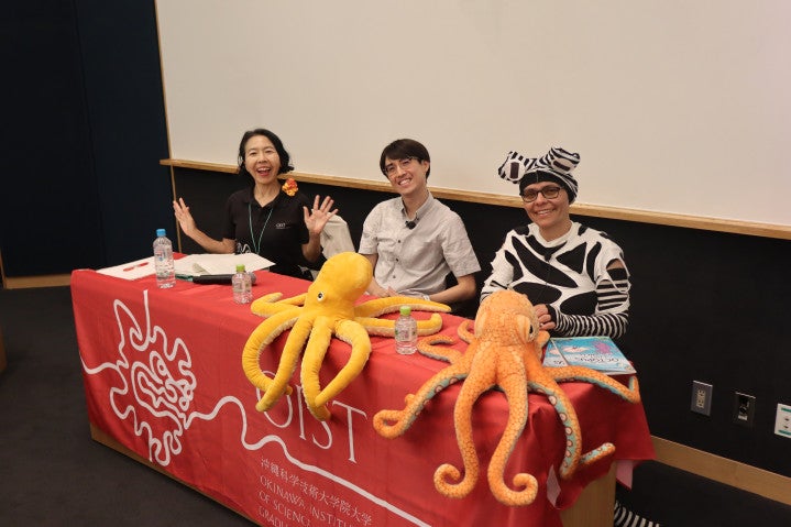 Science Talk "Voyage into the Octopus Mind!" was held at OIST.
