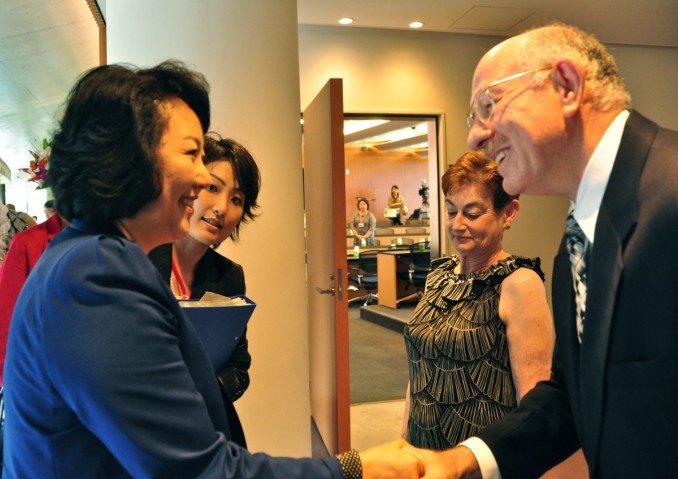  President Jonathan Dorfan greets First Lady of Japan Hitomi Noda.