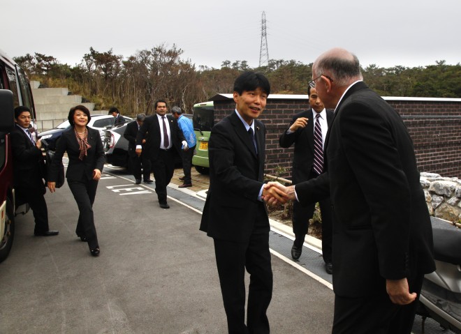 President Dorfan Welcomes Minister Yamamoto and Parliamentary Secretary Shimajiri