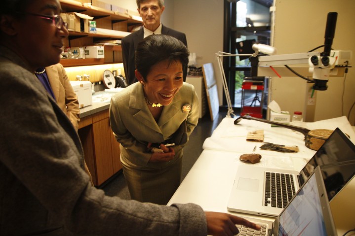 Anya McDavis explains her research to Princess Takamado