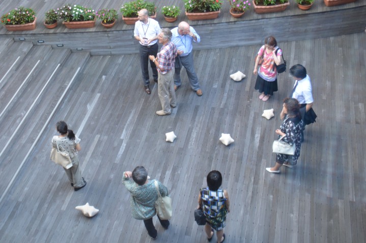 沖縄県立芸術大学アート展「A Crossing of Minds 思考的×身体的　科学×芸術」の野外作品（2013年6月28日）