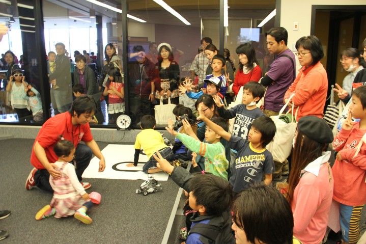  How Do Robots Learn? Neuroscience Research Using Robots