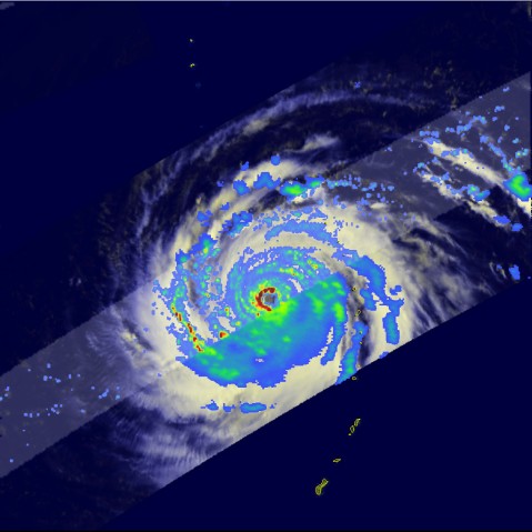 2009年9月にフィリピン東方海上を通過する台風第14号 （チョーイワン）の衛星写真