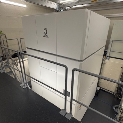 CryoARM300