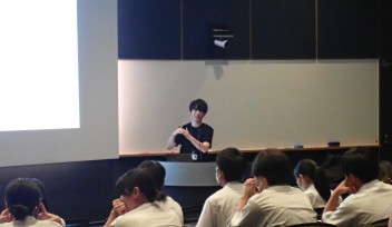 Mr. Tenma Fujishige gave a lecture